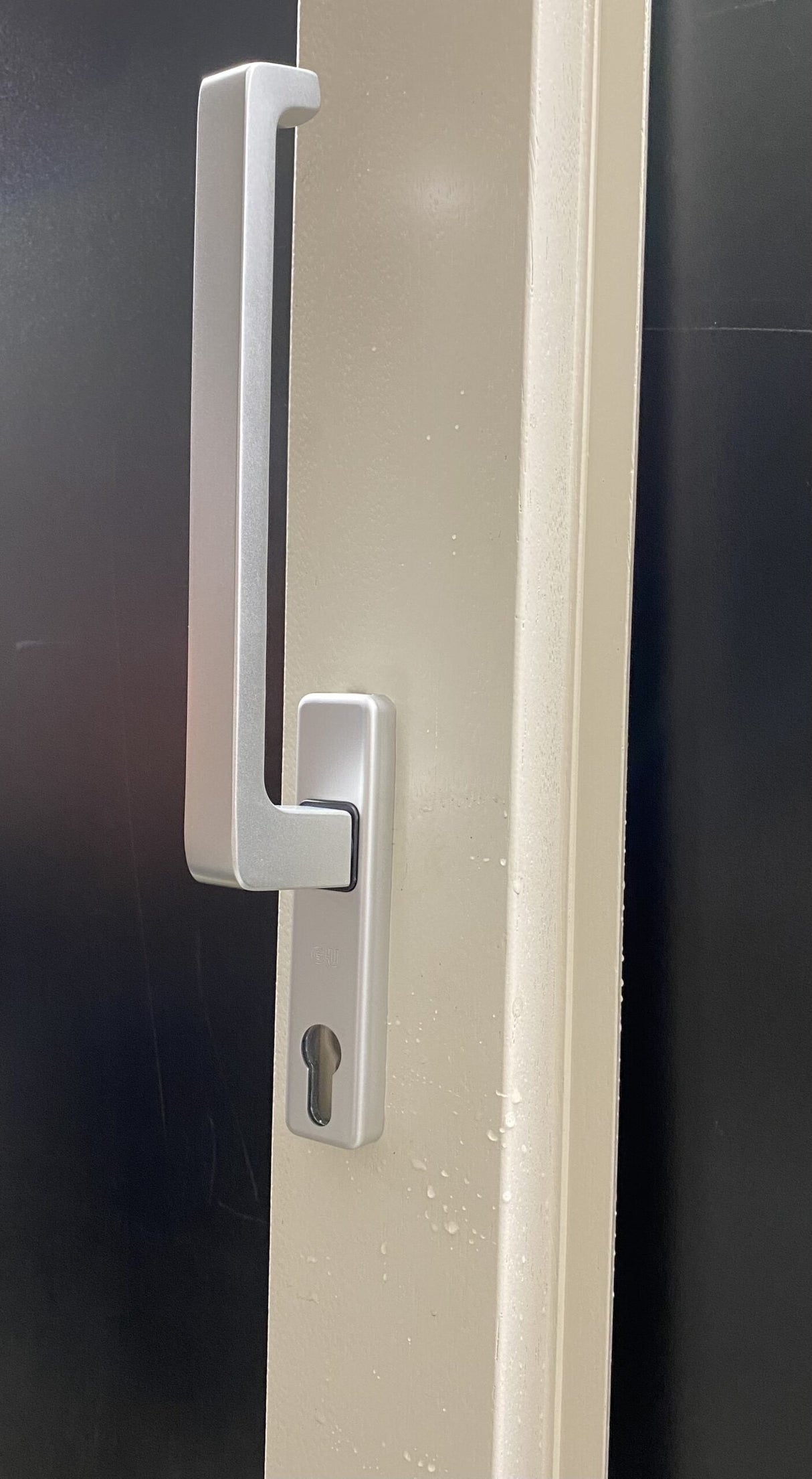 Aluminium Hefschuifpui hendel afneembaar met cilindergat en kom buitenzijde incl schroeven M6x65